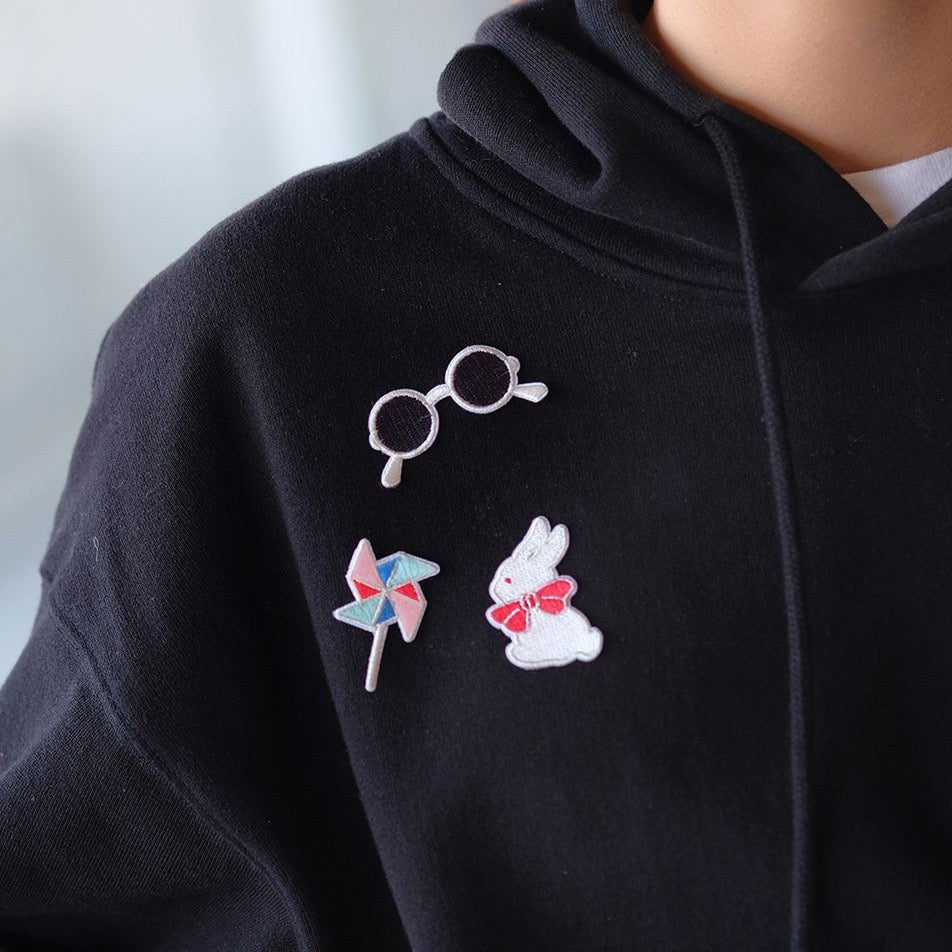 Embroidered Pins of Sunglasses、Windmill and Rabbit