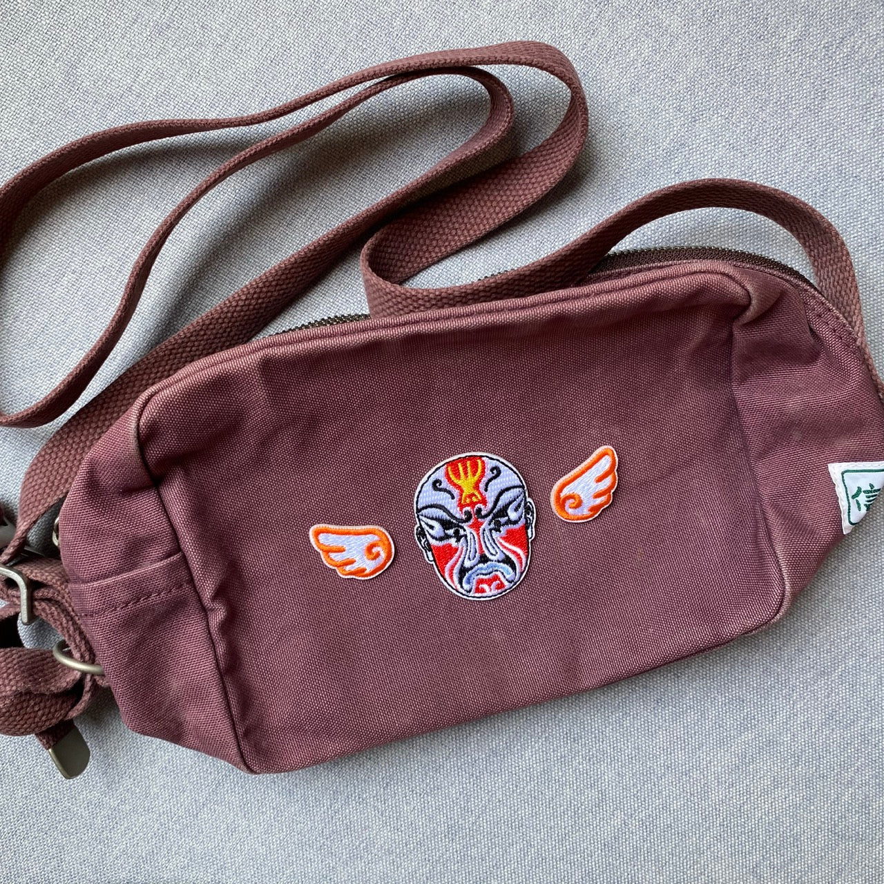 traditional Chinese Peking Opera mask embroidered patches on bag