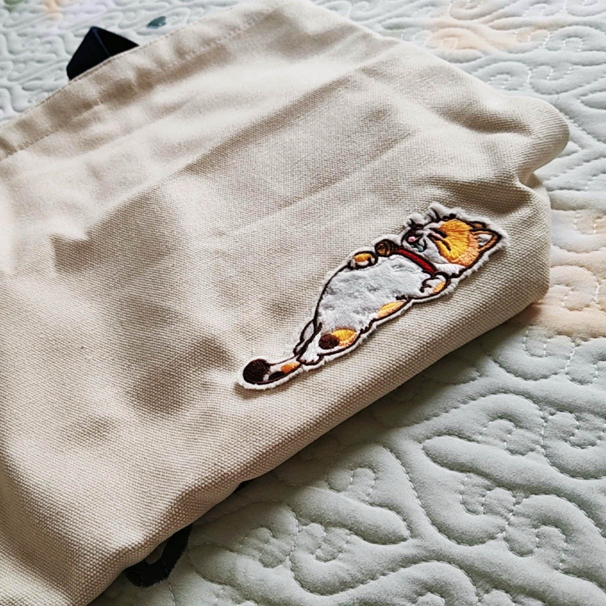 lazy cat embroidered stick-on patches on eco bag