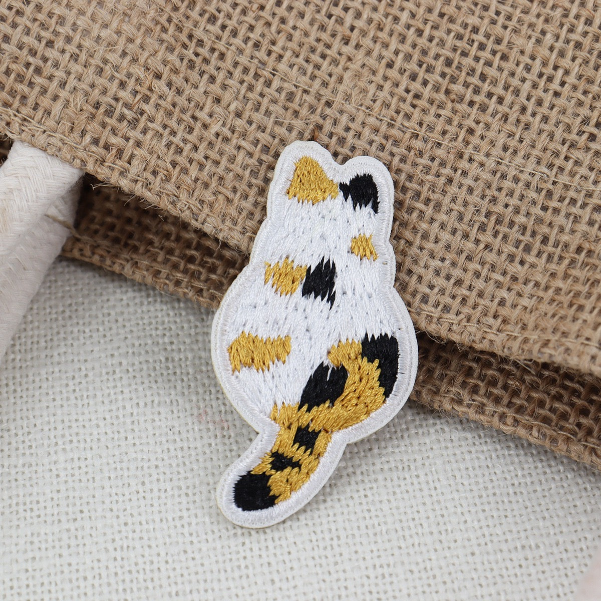 Cute Cat from Behind Patches(Stick-On)